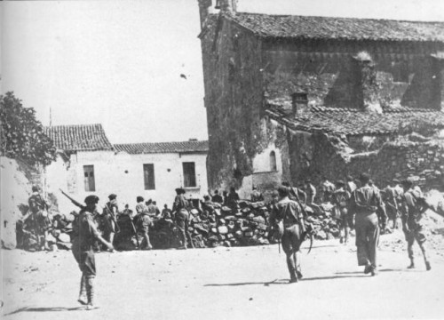 Cazalla de la Sierra barricada en San Benito