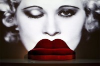 the-mae-west-lips-sofa-1